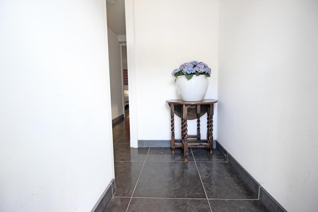 Ground Floor Canal Apartment Amsterdam Exterior photo